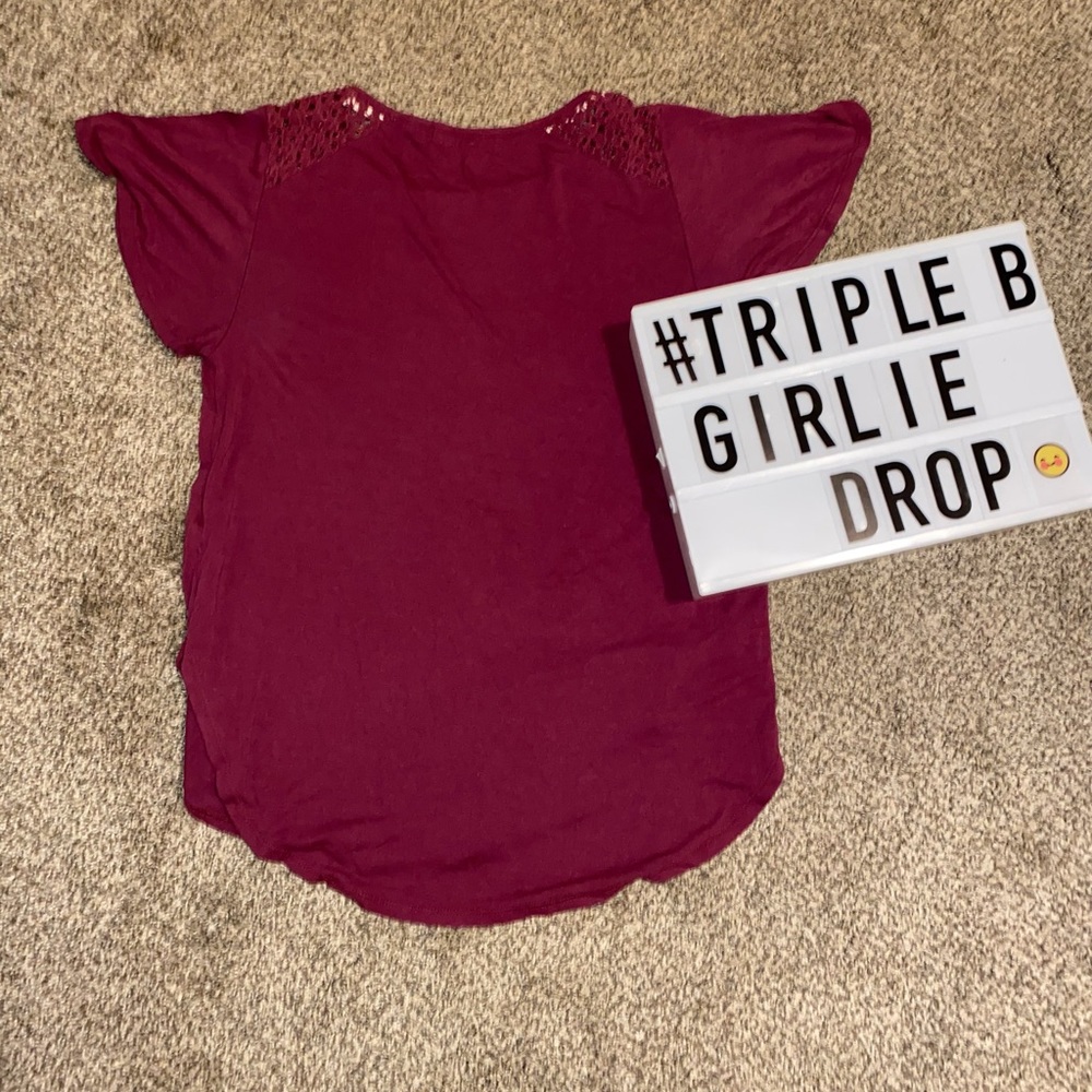 High/Low Detailed Top - Picture 2 of 2